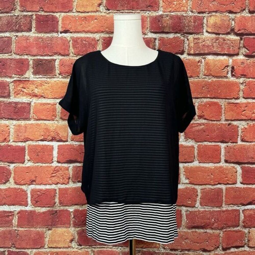 Chico's Black &‎ White Stripe Reversed Lined Blouse Size 0 (US Small 4)